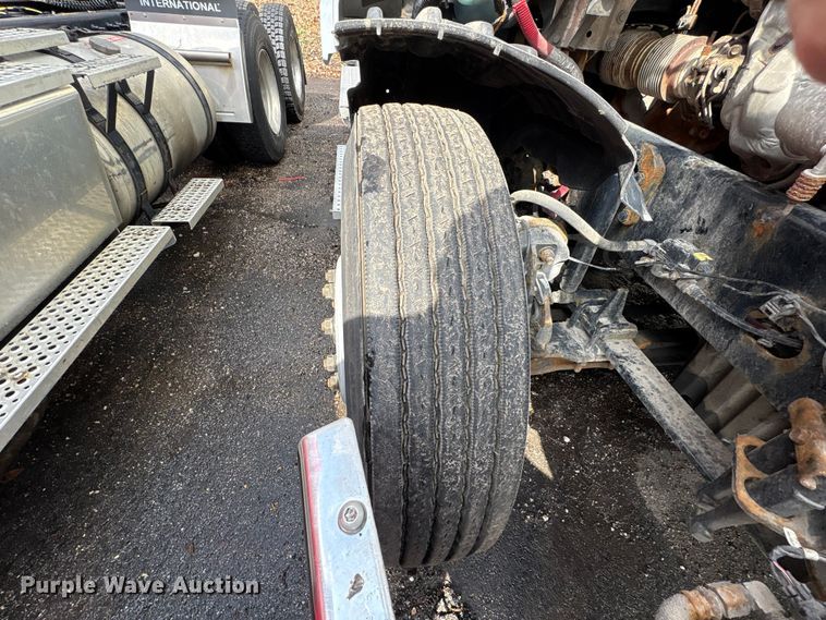 image for item FK1396 2019 Freightliner Cascadia semi truck
