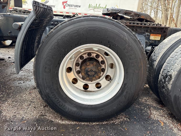 image for item FK1396 2019 Freightliner Cascadia semi truck