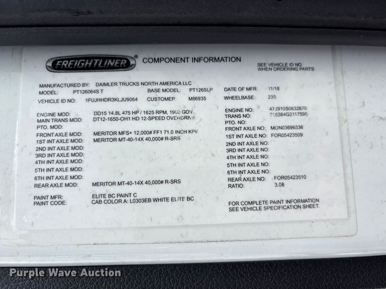 image for item FK1396 2019 Freightliner Cascadia semi truck