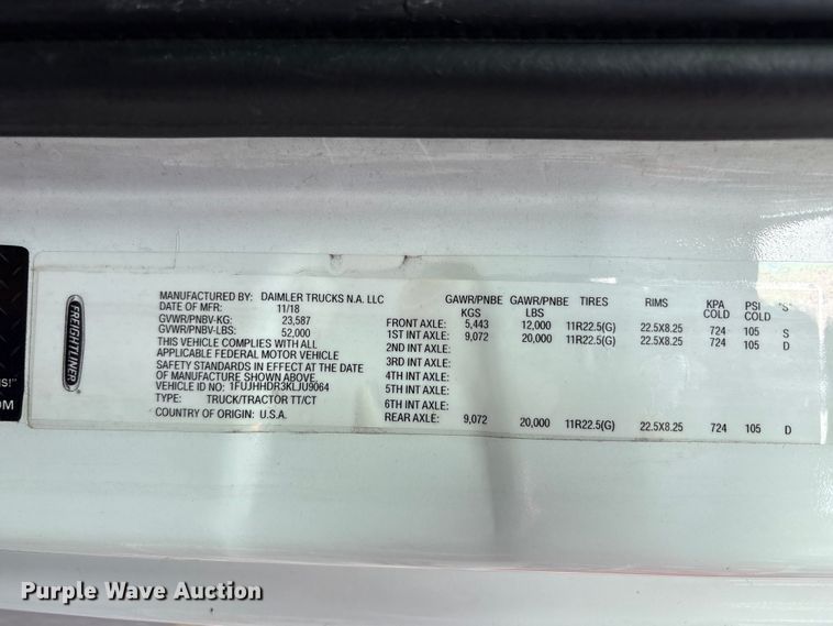 image for item FK1396 2019 Freightliner Cascadia semi truck