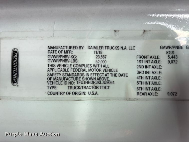 image for item FK1396 2019 Freightliner Cascadia semi truck