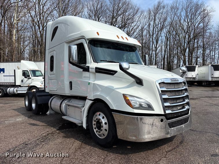 image for item FK1397 2019 Freightliner Cascadia semi truck