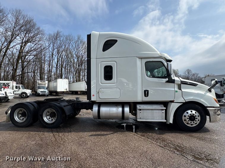 image for item FK1397 2019 Freightliner Cascadia semi truck