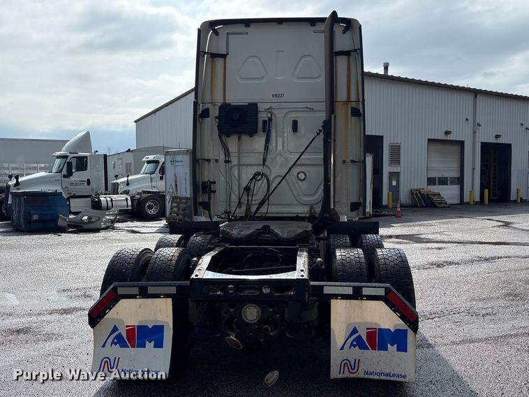 image for item FK1397 2019 Freightliner Cascadia semi truck