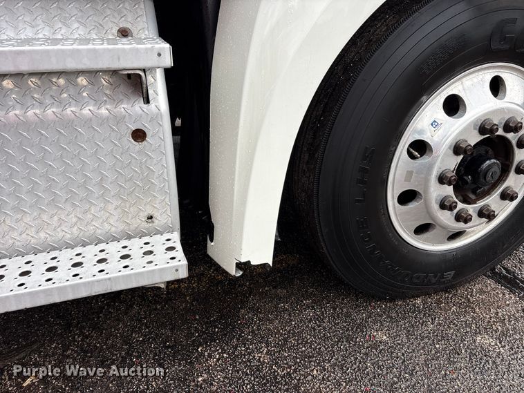 image for item FK1397 2019 Freightliner Cascadia semi truck