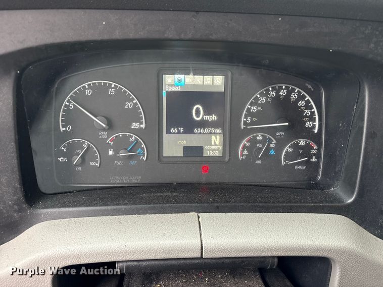 image for item FK1397 2019 Freightliner Cascadia semi truck
