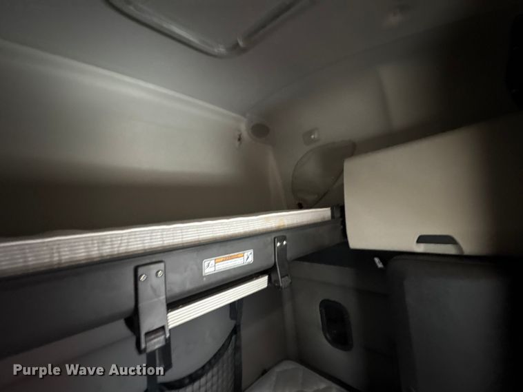 image for item FK1397 2019 Freightliner Cascadia semi truck