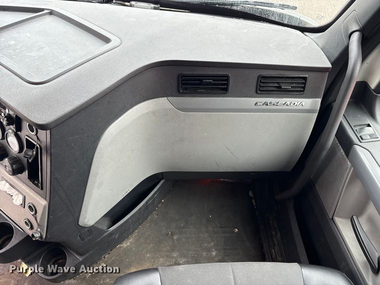 image for item FK1397 2019 Freightliner Cascadia semi truck