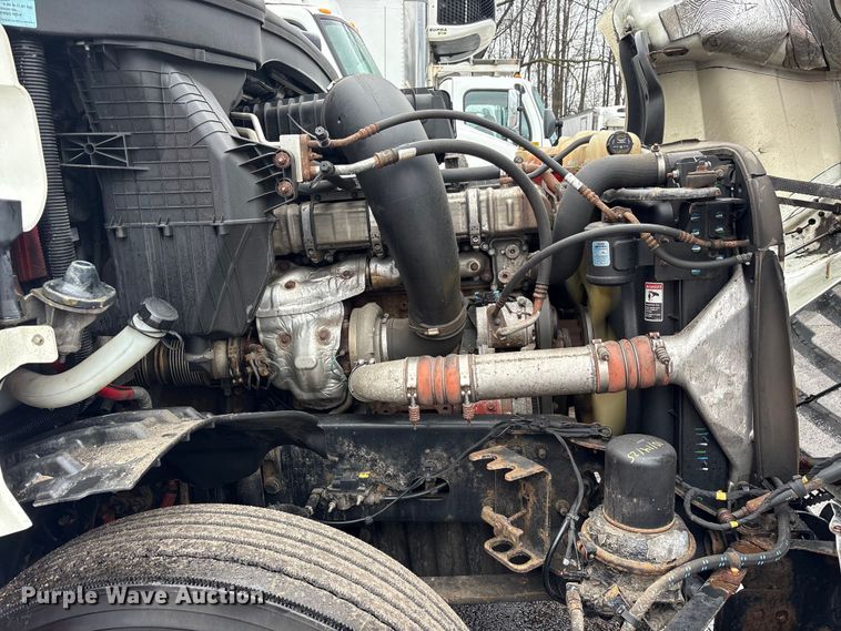 image for item FK1397 2019 Freightliner Cascadia semi truck