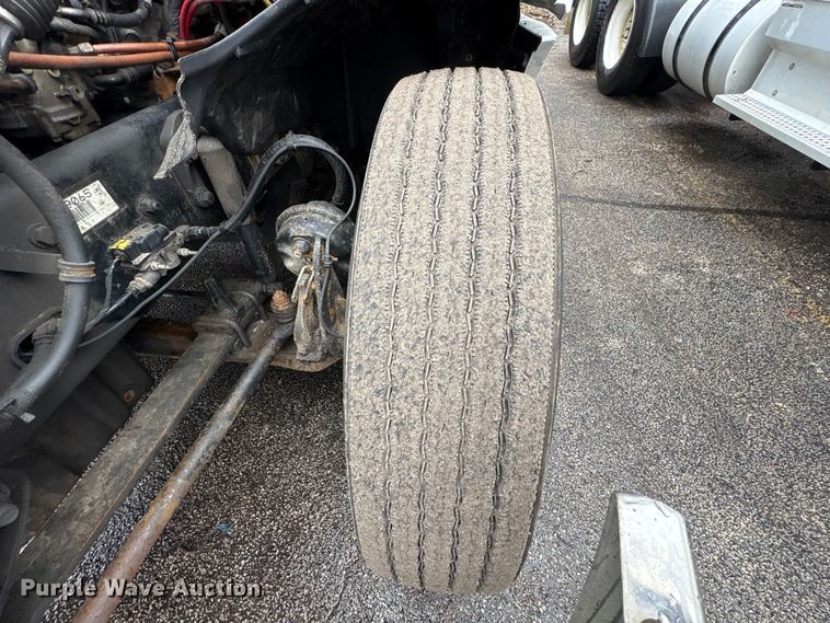 image for item FK1397 2019 Freightliner Cascadia semi truck