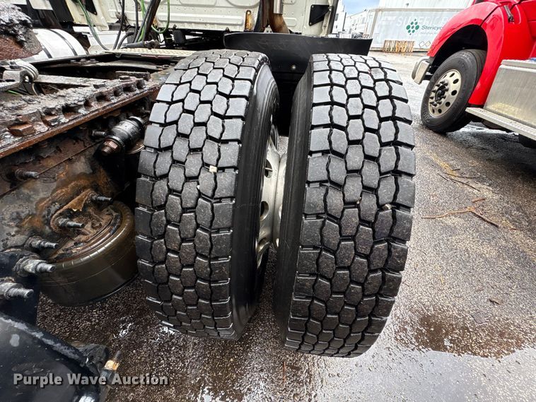 image for item FK1397 2019 Freightliner Cascadia semi truck