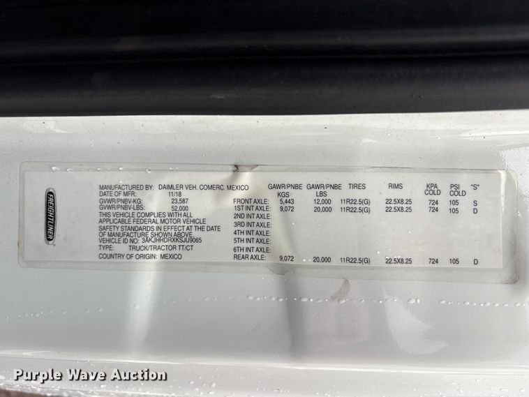 image for item FK1397 2019 Freightliner Cascadia semi truck