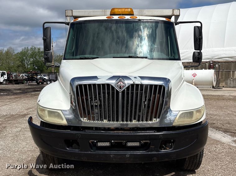 image for item FK1417 2004 International 4300 dump truck