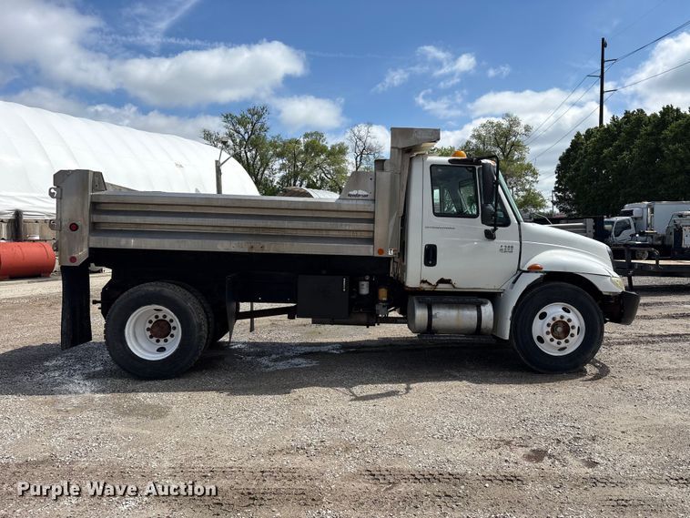 image for item FK1417 2004 International 4300 dump truck