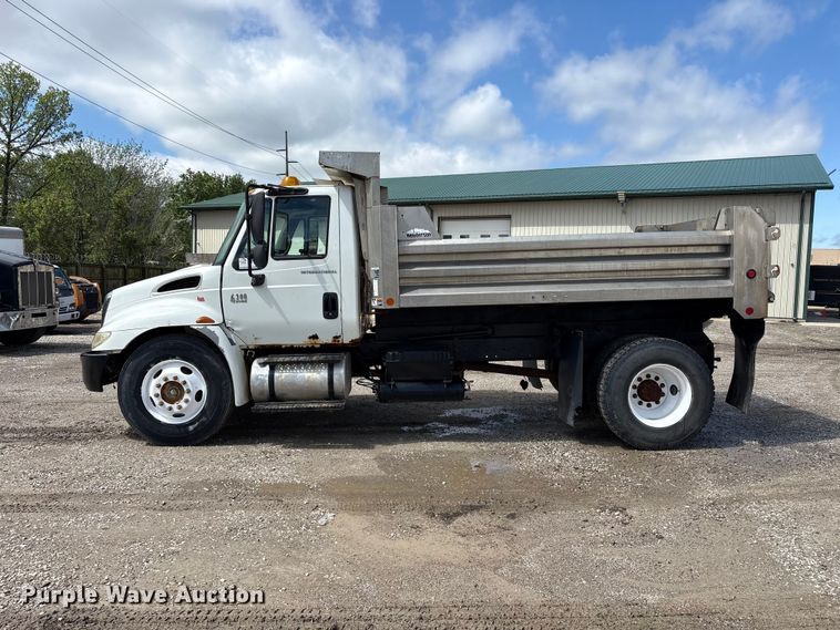 image for item FK1417 2004 International 4300 dump truck