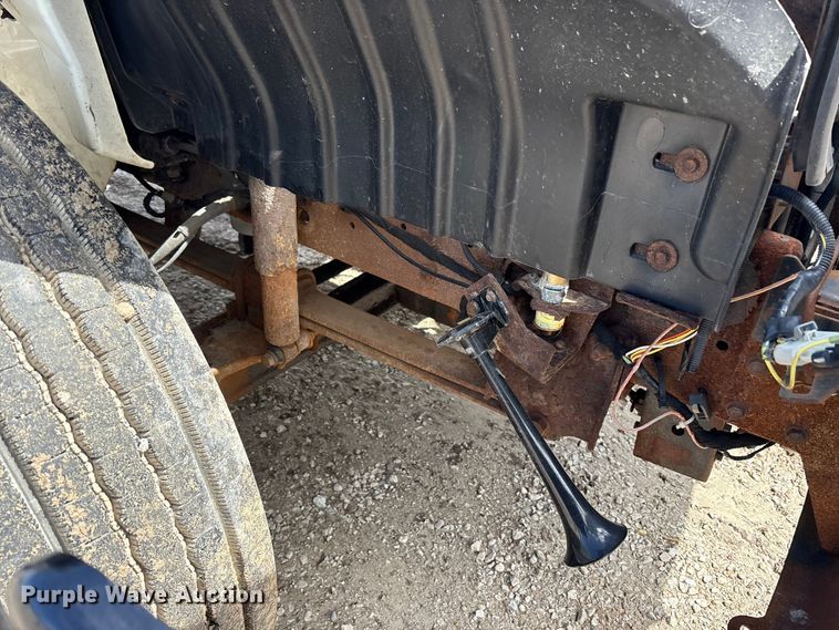 image for item FK1417 2004 International 4300 dump truck