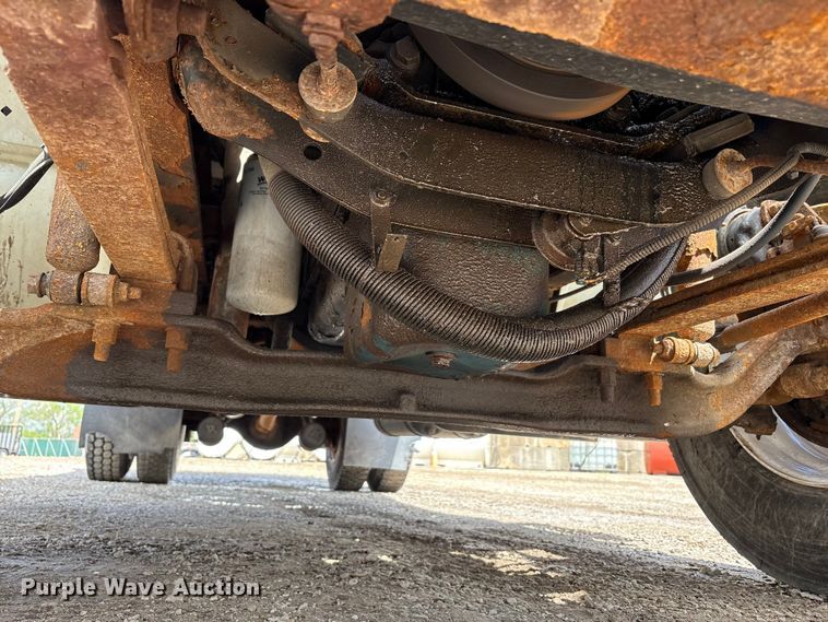 image for item FK1417 2004 International 4300 dump truck