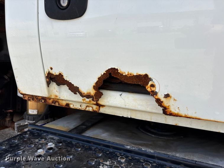 image for item FK1417 2004 International 4300 dump truck