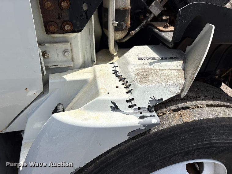 image for item FK1417 2004 International 4300 dump truck