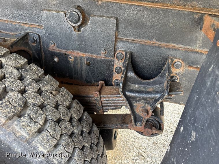 image for item FK1417 2004 International 4300 dump truck