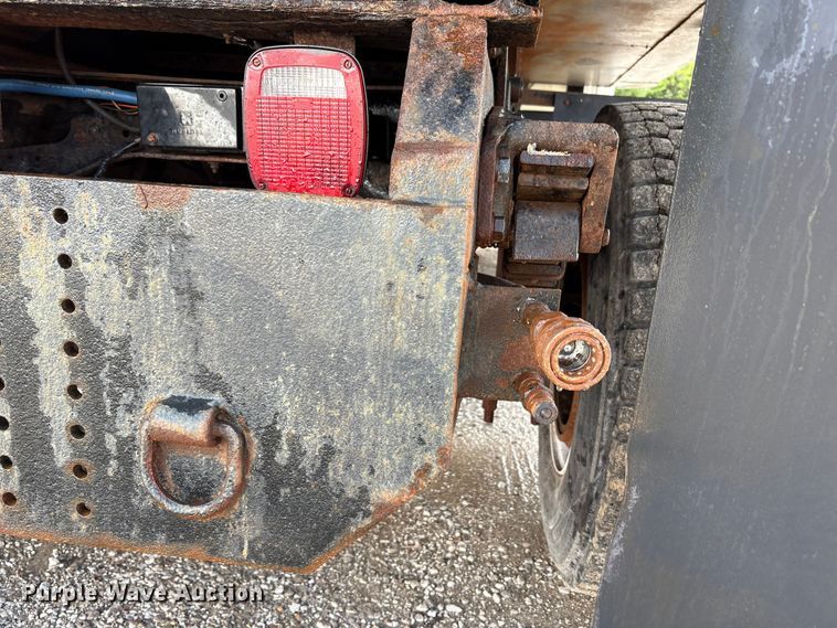 image for item FK1417 2004 International 4300 dump truck