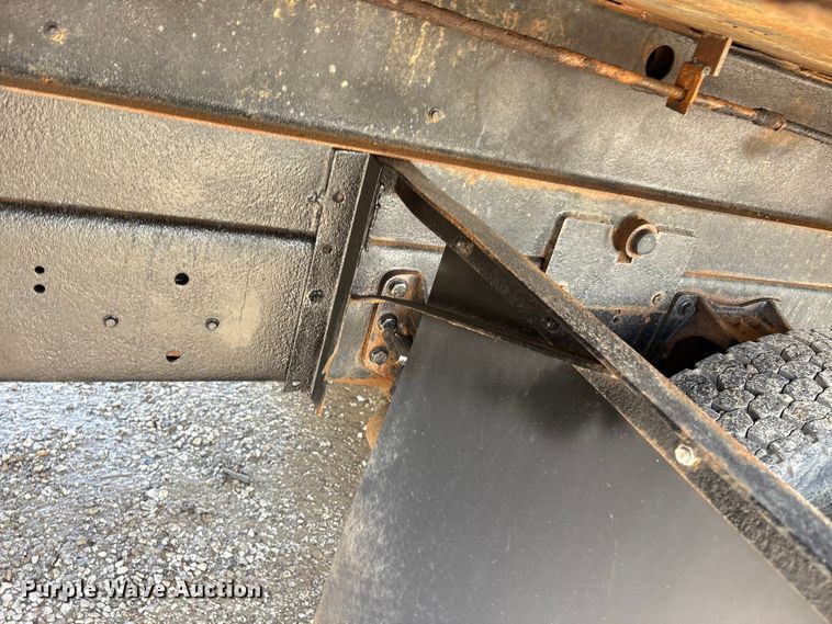 image for item FK1417 2004 International 4300 dump truck