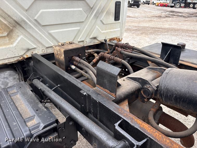 image for item FK1417 2004 International 4300 dump truck