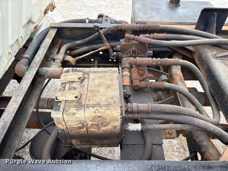 image for item FK1417 2004 International 4300 dump truck