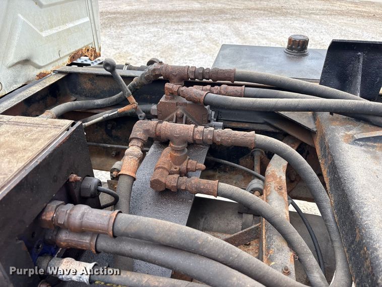 image for item FK1417 2004 International 4300 dump truck