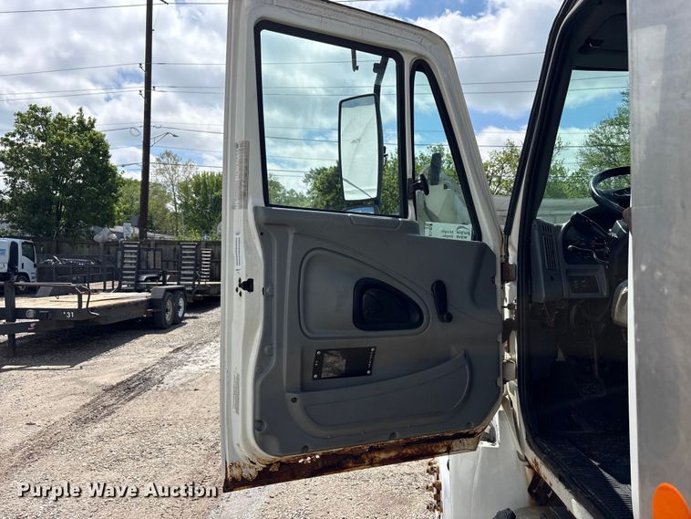 image for item FK1417 2004 International 4300 dump truck