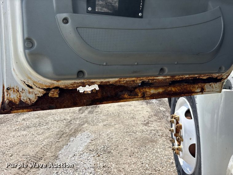 image for item FK1417 2004 International 4300 dump truck