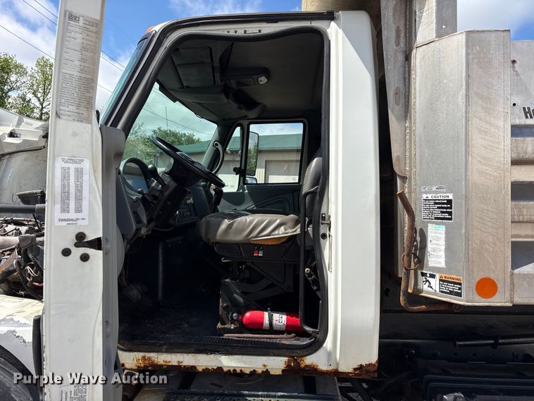 image for item FK1417 2004 International 4300 dump truck