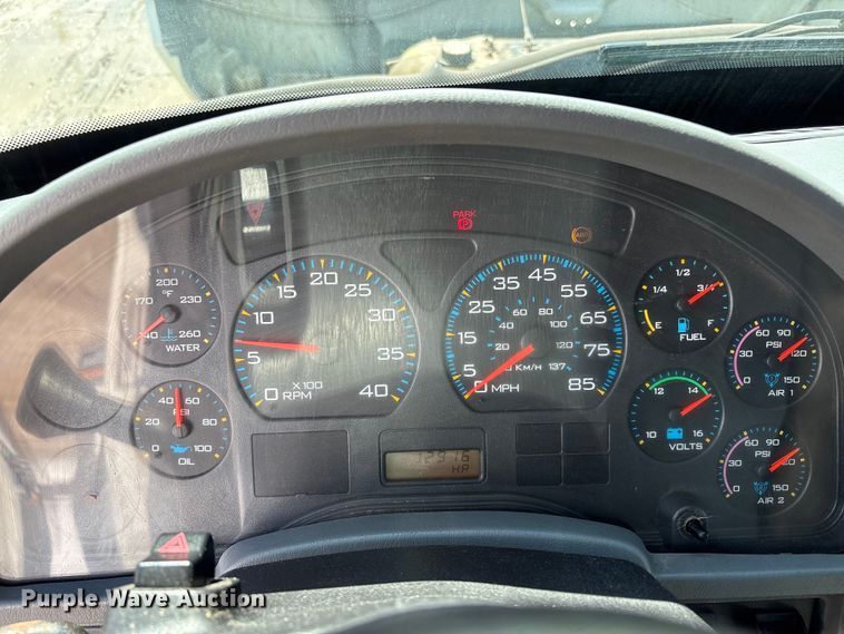 image for item FK1417 2004 International 4300 dump truck