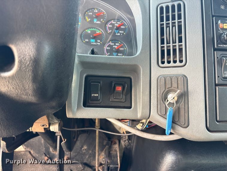 image for item FK1417 2004 International 4300 dump truck