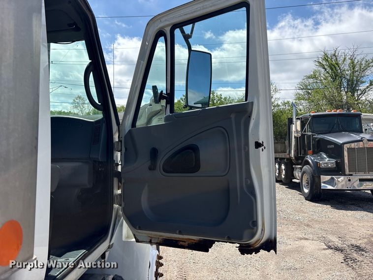 image for item FK1417 2004 International 4300 dump truck