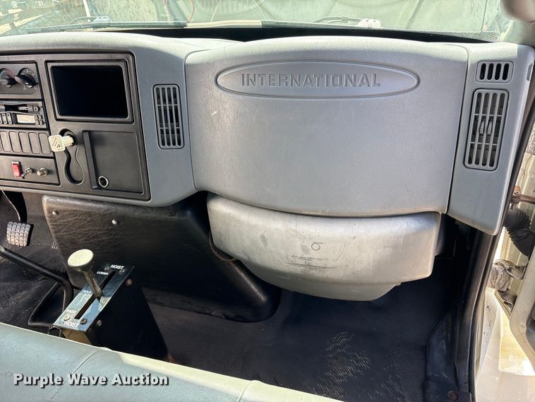 image for item FK1417 2004 International 4300 dump truck