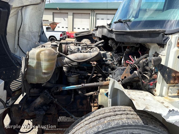 image for item FK1417 2004 International 4300 dump truck