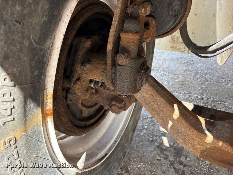 image for item FK1417 2004 International 4300 dump truck