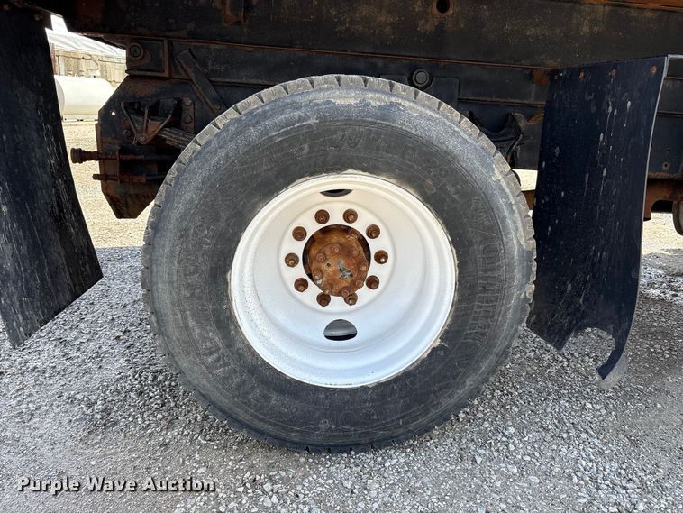 image for item FK1417 2004 International 4300 dump truck