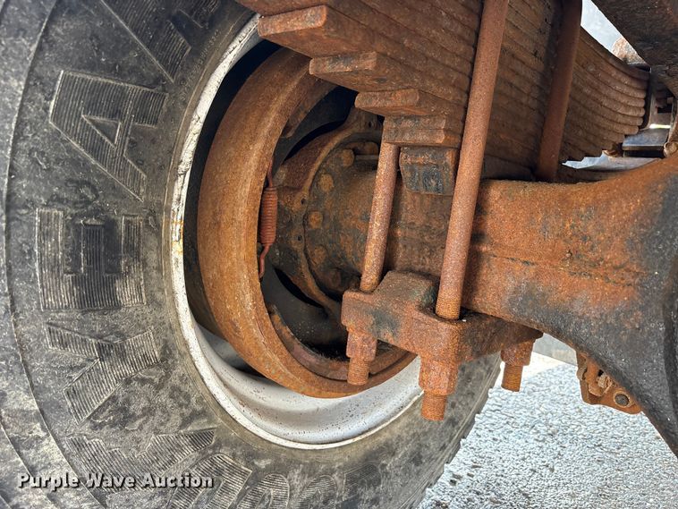 image for item FK1417 2004 International 4300 dump truck
