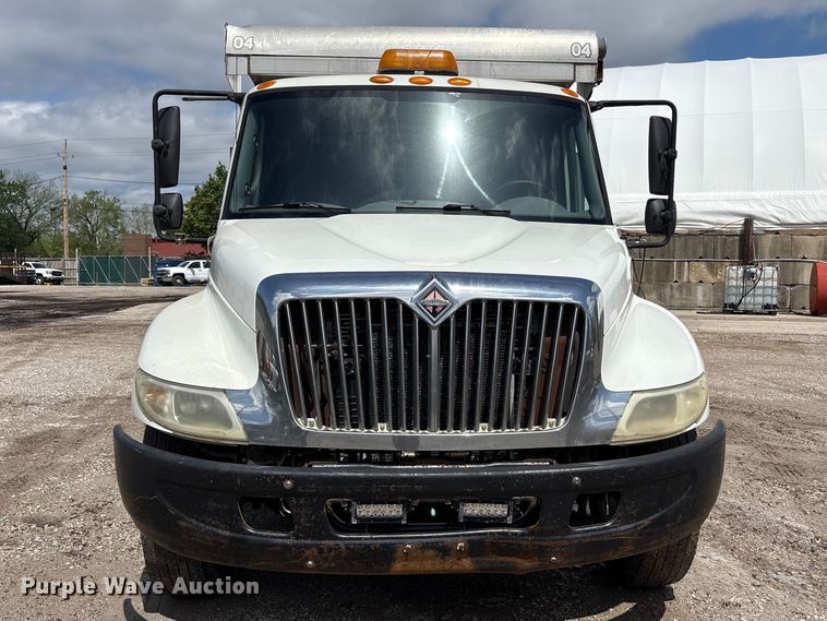 image for item FK1418 2004 International 4300 dump truck