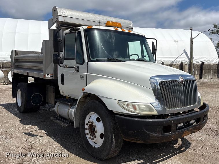 image for item FK1418 2004 International 4300 dump truck