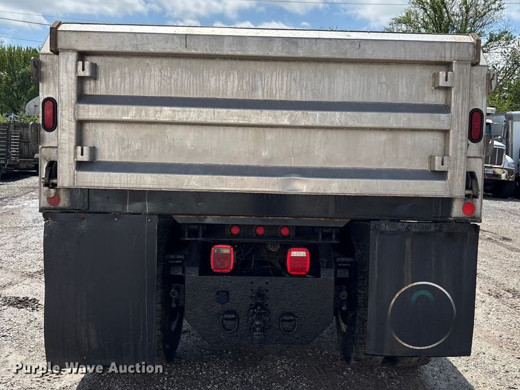 image for item FK1418 2004 International 4300 dump truck