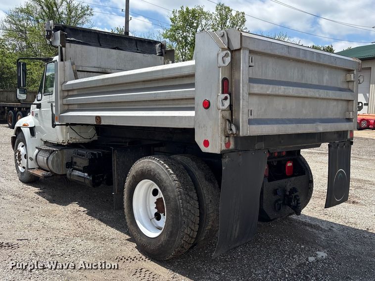 image for item FK1418 2004 International 4300 dump truck