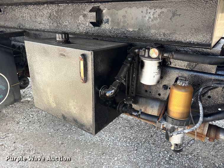 image for item FK1418 2004 International 4300 dump truck