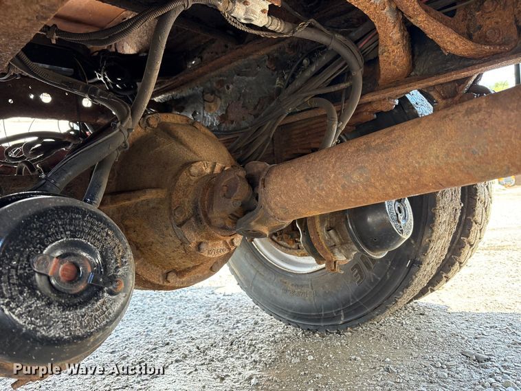 image for item FK1418 2004 International 4300 dump truck