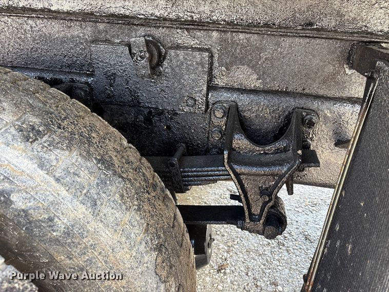 image for item FK1418 2004 International 4300 dump truck