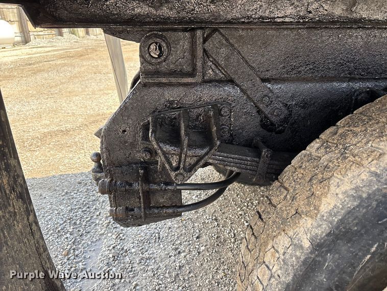 image for item FK1418 2004 International 4300 dump truck