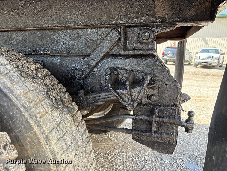 image for item FK1418 2004 International 4300 dump truck