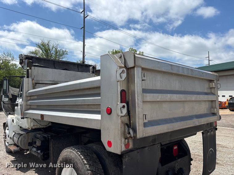 image for item FK1418 2004 International 4300 dump truck